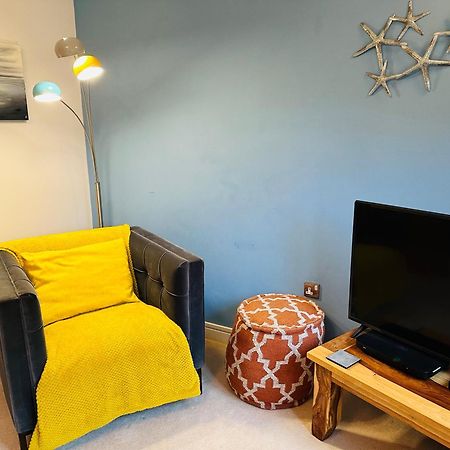 Starfish Cottage- Private Beach Access- Dog Friendly 찰스타운 외부 사진